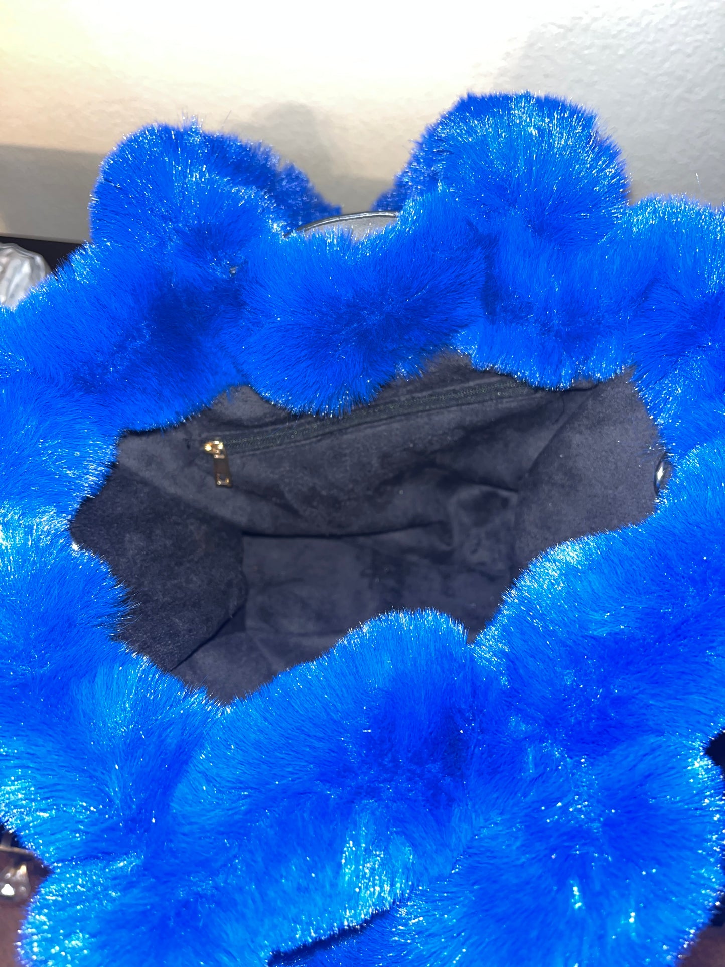 "Pretty Kitty" Fuzzy Zeta blue bag